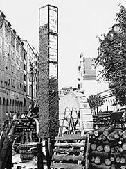 Aufbau des Freibrandofens im Berliner Nicolai-Viertel 1988